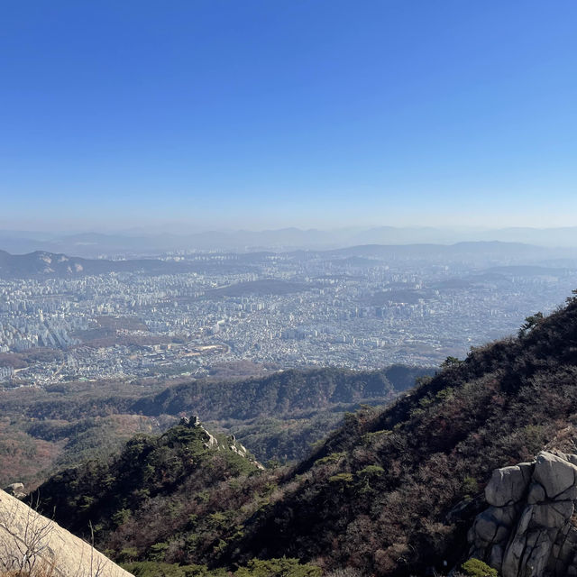 Hiking in Seoul during autumn 