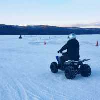 冬季游玩北海道阿寒湖，體驗冰上活動