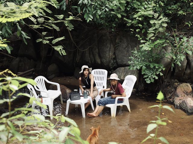 The Hidden Falls ในสวนลับ ลานกางเต็นท์ริมลำธาร🌿