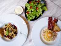 ร้านอาหารนานาชาติในโรงแรม Movenpick