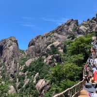 Exploring the Beauty of Huangshan