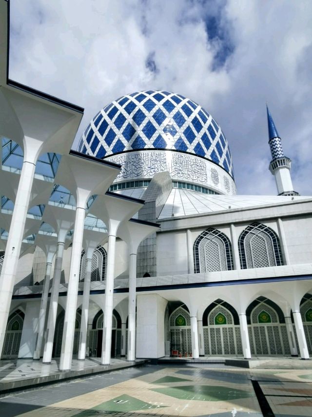 The unique architerure design of the Blue Mosque