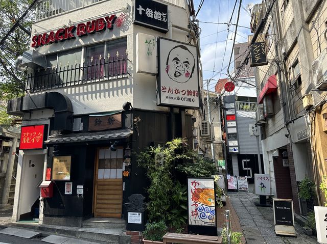 東京・新宿区。『車力門通り』を歩く。
