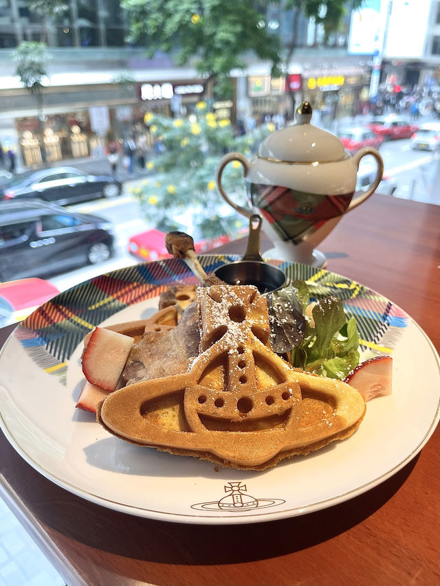 香港銅鑼灣復古英倫風打卡咖啡店-Vivienne Westwood Café