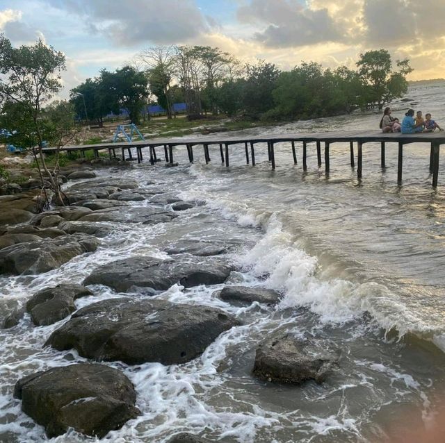 Thmor Yak Beach 🇰🇭