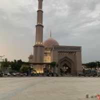 The wonderful putra mosque