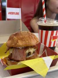 🍔 Highway Cafe @บางแสน ชลบุรี 