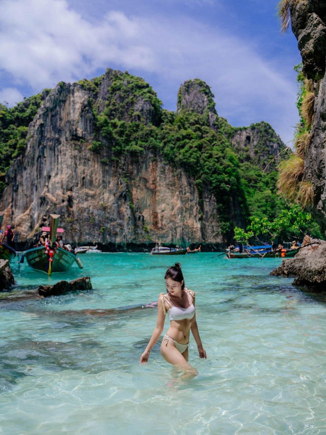 นั่งเรือไม้ ชมวิว พร้อมถ่ายรูปเก๋ๆที่ Pileh Lagoon
