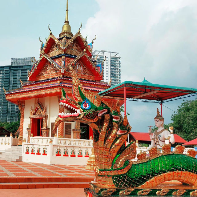 Exploring Wat Chaiyamangalaram in Penang