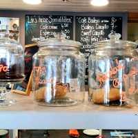 คาเฟ่น่ารักบรรยากาศอบอุ่นที่ Murren