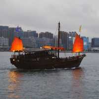 ล่องเรือสุดโรแมนติก 