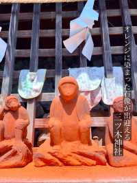 【三ツ木神社/神奈川県】オレンジに染まった石像が出迎える