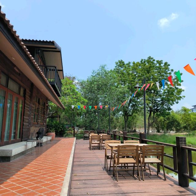 19 SUNDAY CAFE ฉะเชิงเทรา #Petfriendly