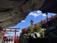 海岸の洞窟に建つ珍しい神社⛩️