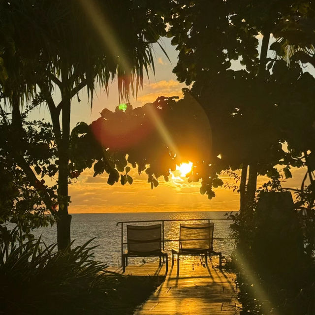 高雄西子灣風景區：碧海藍天、夕陽無雙，適合欣賞夕照