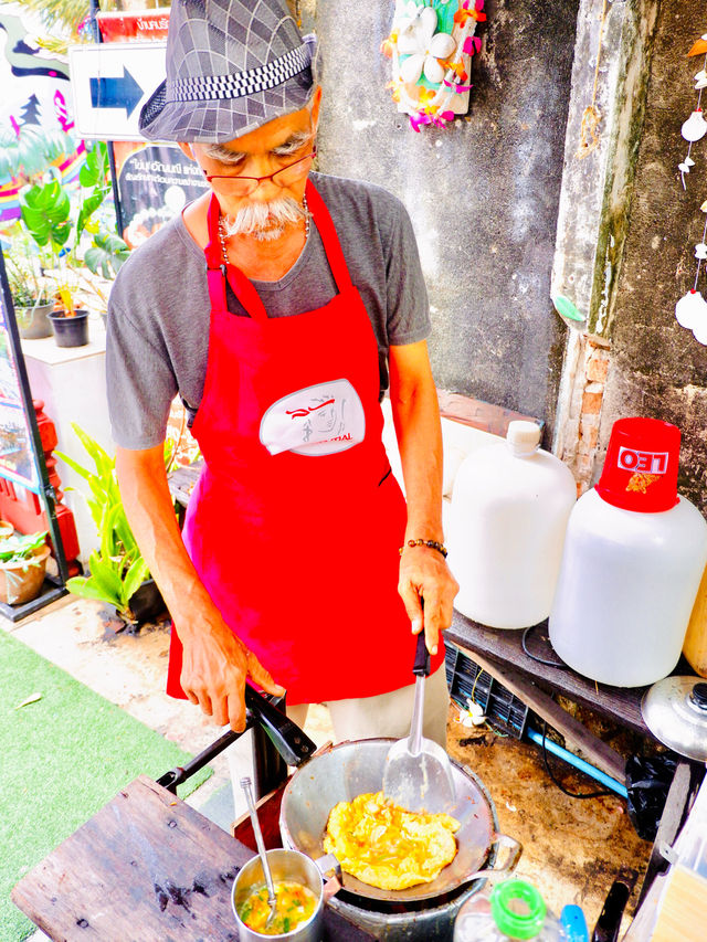 Famous Thai Omelette In Dibuk Road Phuket 🇹🇭✨