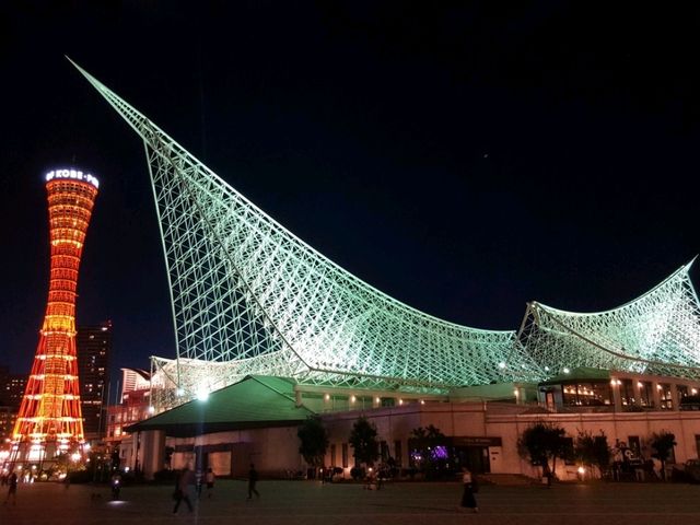 A visit to Kobe Harbourland at night