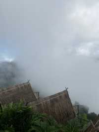ฤดูฝนที่บ้านผาฮี้ | เชียงราย 🏡⛰️🌧️🌈