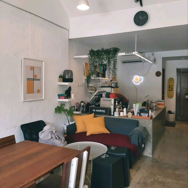 CUTE SPOT IN A RESIDENTIAL AREA