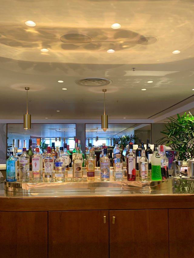 香港　香港観光　香港空港THE PIER  First Class Loungeは最高だぞ！