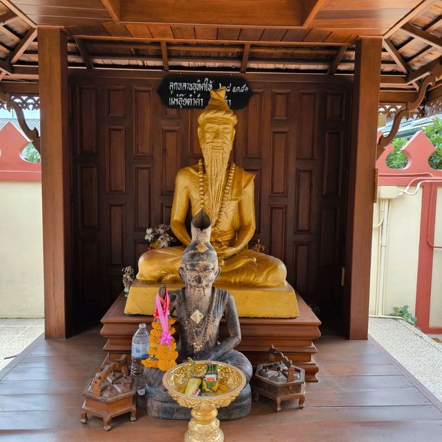 วัดศรีดอนมูล วัดสวยที่คนมามูเยอะ