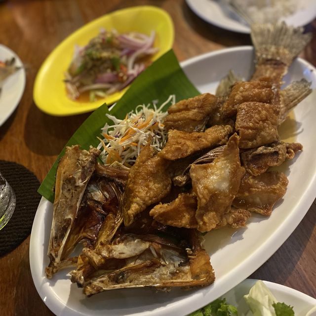นวพร ค้าข้าว ร้านอร่อยบางแสน! 