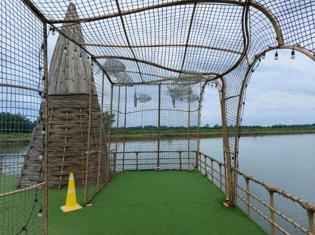 อาหารทะเลท้องถิ่นบรรยากาศดี