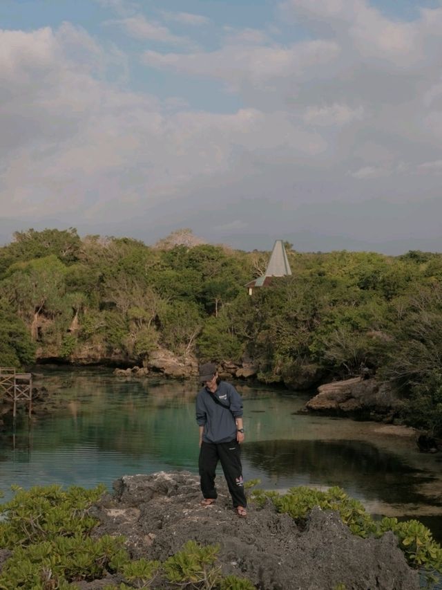 【スンバ島】汐の流れがやってくる大きな水溜まり？