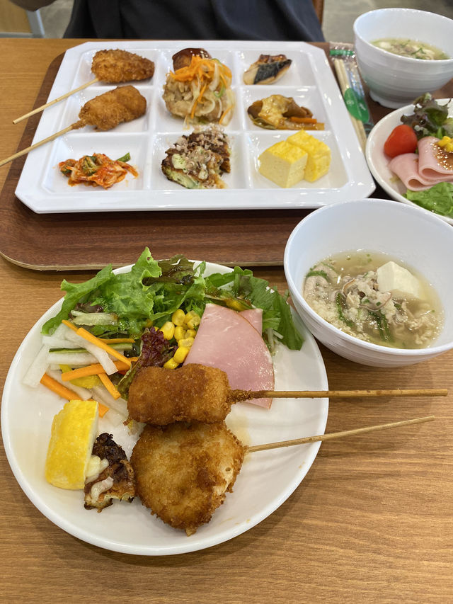 【大阪】ビュッフェ朝から串カツたこ焼き大阪グルメ