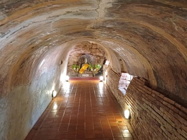 清邁烏懞寺:泰國最神秘的森林隧道寺廟