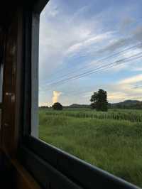 นั่งรถไฟเชียงใหม่-แพร่ | ฤดูฝน 🚃⛰️🌿🌳