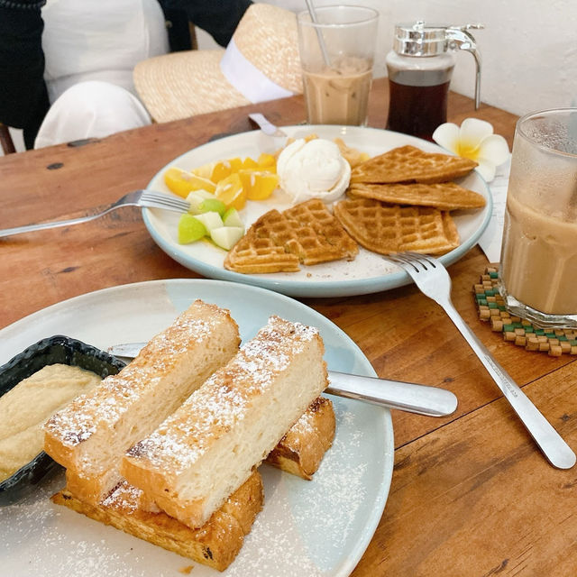 조용하고 한적한 코타키나발루 카페 Nook Cafe