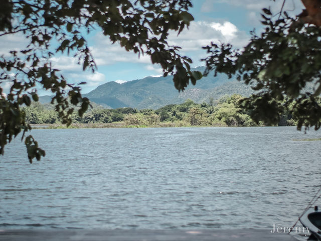 รีวิว Lakeview Cafe and Restaurant 🍴🏞️