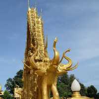 วัดปากน้ำโจ้โล้ วัดสวยสีทองอร่าม