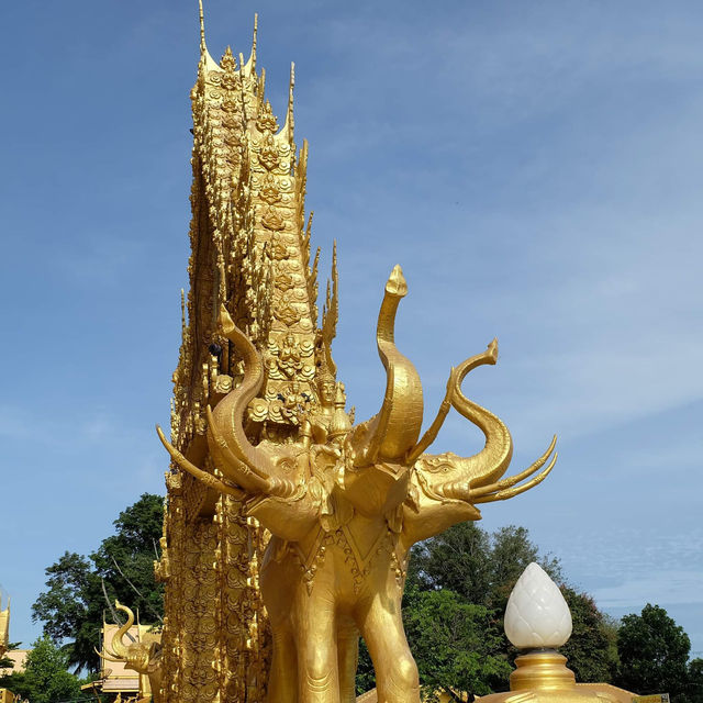วัดปากน้ำโจ้โล้ วัดสวยสีทองอร่าม