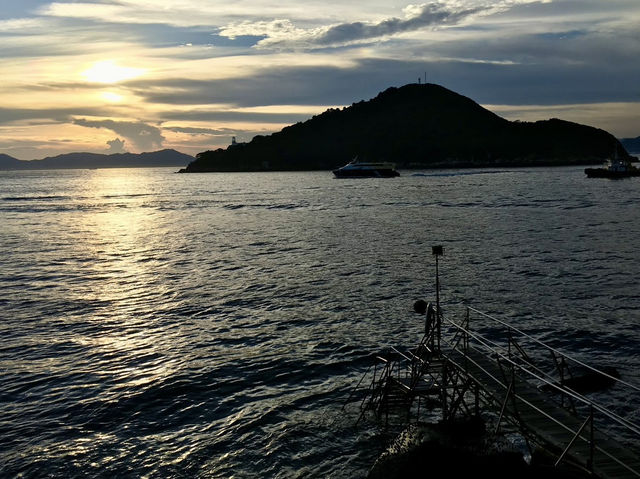日落在西環泳棚🌅🌊