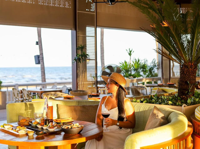 Dusit Thani Hua Hin ที่พักสวยริมทะเลหัวหิน