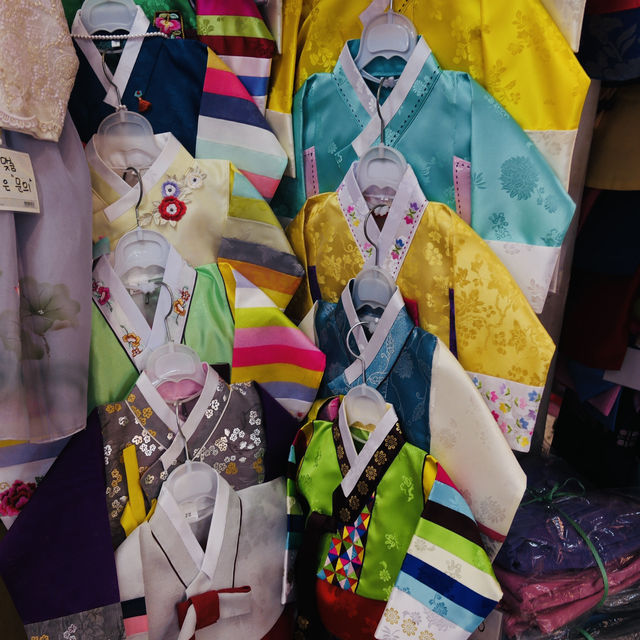 Souvenirs Heaven: My Shopping Adventure at Namdaemun Market!