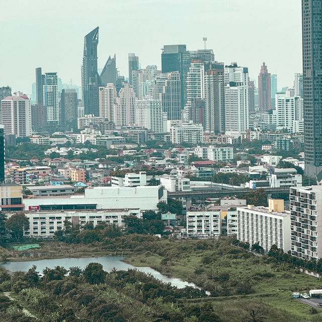 Top Travel Hacks for Enjoying Bangkok’s Cityscape from Your Hotel