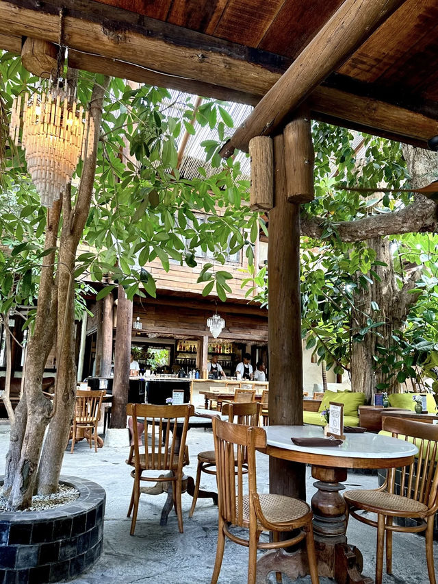 Catch the Vibe: Sipping and Savoring at The Hula Bali!