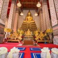 เริ่มต้นปีที่วัดอรุณ: เสริมสิริมงคลและความสุขใจ