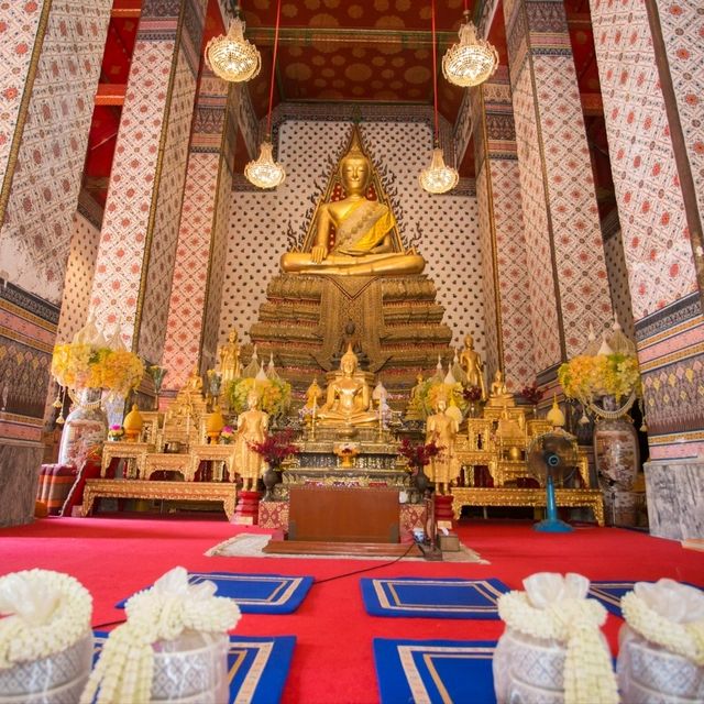 เริ่มต้นปีที่วัดอรุณ: เสริมสิริมงคลและความสุขใจ