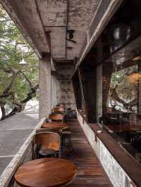 De-Po Cafe. 