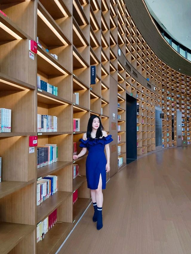 Tianfu humanities and art library