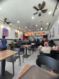 Popular spot for fried chicken lovers in Jeli