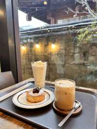 ์ ์ฃผํ์ฅ๋ง์์ ์์นํ ๊ฐ์ฑ ์นดํ