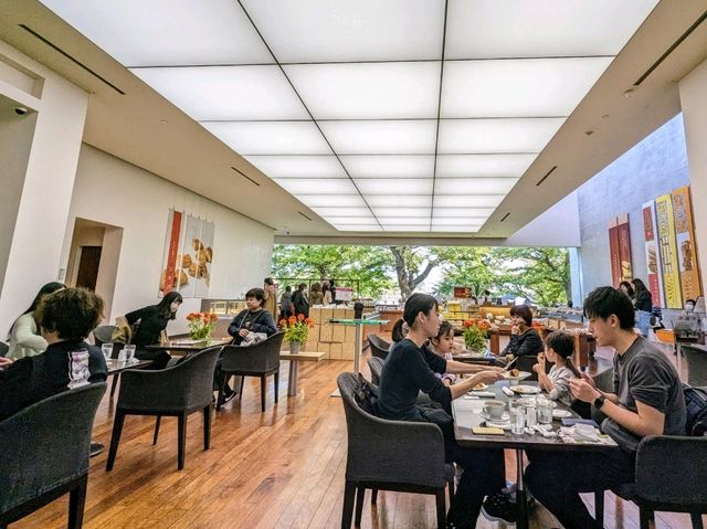 來六花亭 tea time 兼 shopping：六花亭-五稜郭店
