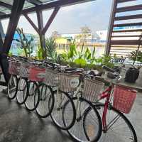 บ้านต๊ะ บางเสร่
