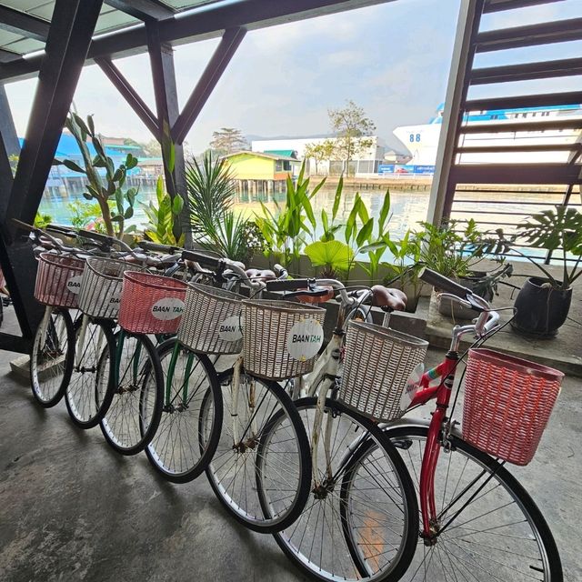 บ้านต๊ะ บางเสร่