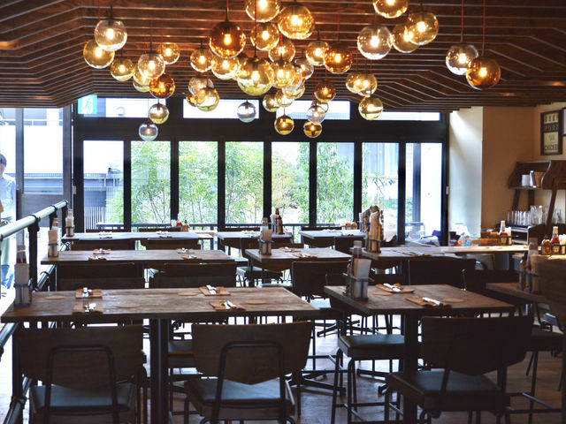 Juicy Burgers & Craft Beer at SMOKEHOUSE